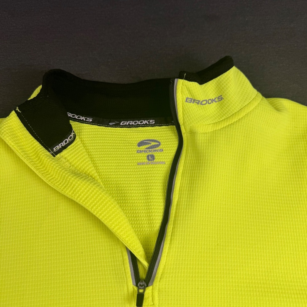 Brooks Mens Quarter Zip Long Sleeve Running Shirt Neon Yellow Size L